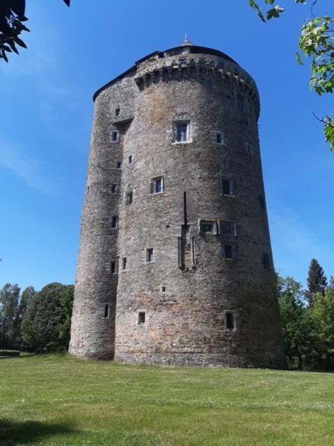 Apartamento L'étape de la Tour Grand-Fougeray Exterior foto