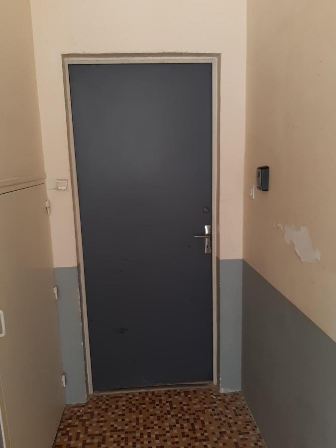 Apartamento L'étape de la Tour Grand-Fougeray Exterior foto