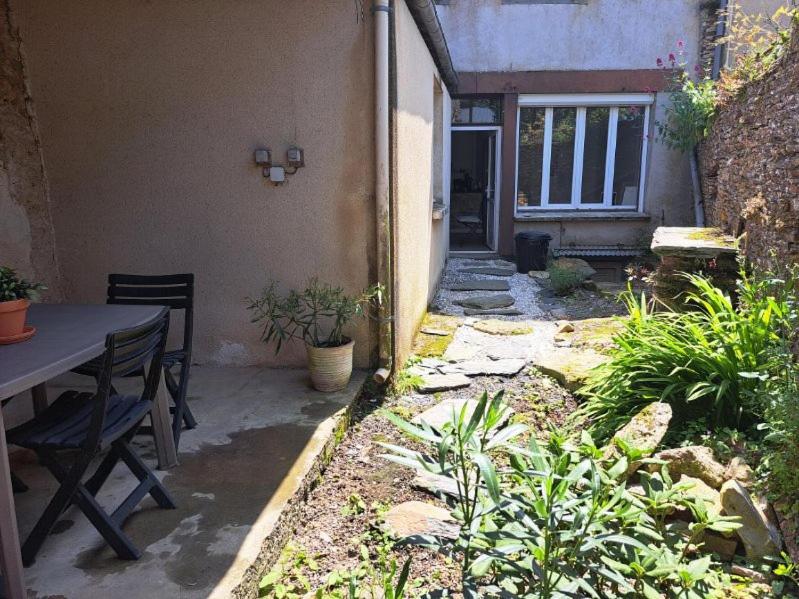 Apartamento L'étape de la Tour Grand-Fougeray Exterior foto
