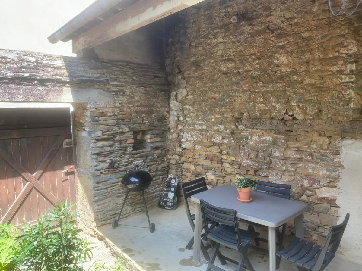 Apartamento L'étape de la Tour Grand-Fougeray Exterior foto